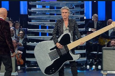 ligabue sanremo omaggio a gucci guccini|FRANCESCO GUCCINI/ “Dio è morto” nella cover di Ligabue: .